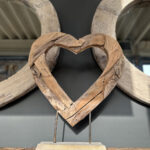 Open hart op standaard, gemaakt van hout verkrijgbaar in allerlei maten en verschillende uitvoeringen!