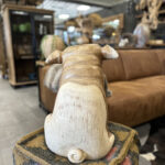 Unieke handgemaakte houten bulldog uit Indonesië. Eenstoer en authentiek kunstwerk voor interieurdecoratie en cadeau.