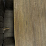 Unieke ovale Balok tafels van rond de 6 cm dik. De bladen zijn stoer doordat ze geborsteld zijn. Perfect om een avondje met al je vrienden aan te vertoeven!