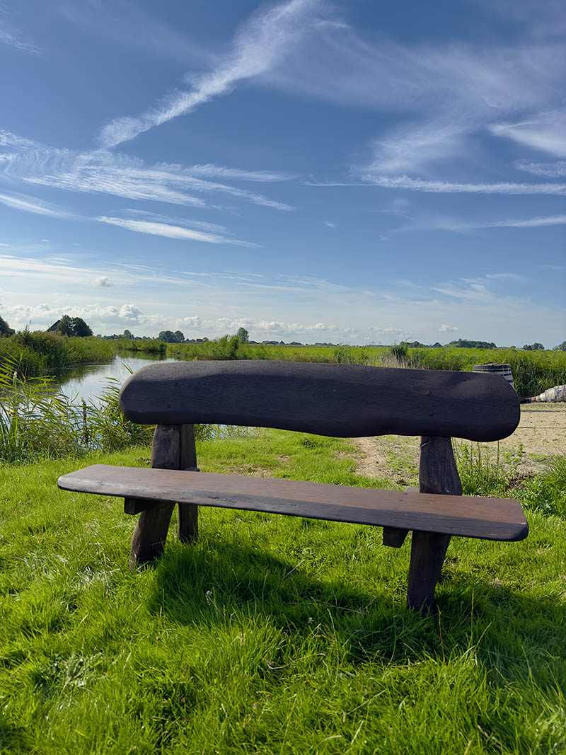 Eiken tuinset Athilla met 2 banken in bruine olie