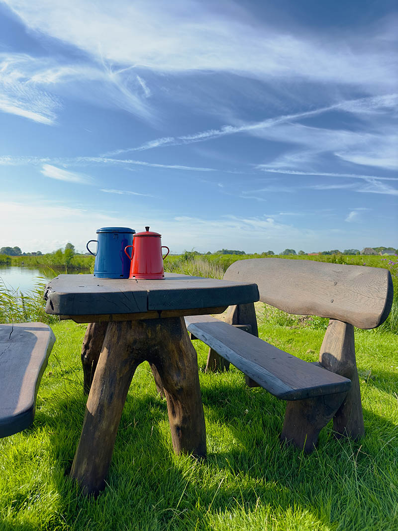 Eiken tuinset Athilla met 2 banken in bruine olie