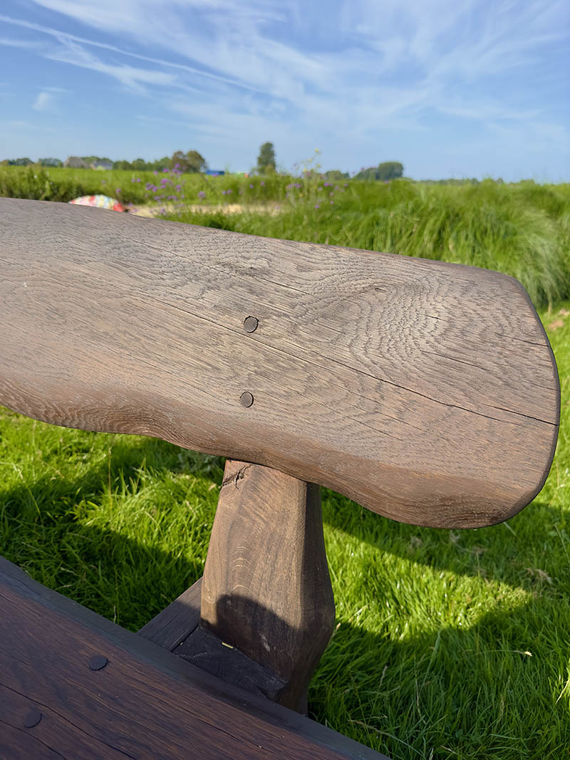 Eiken tuinset Athilla met 2 banken in bruine olie