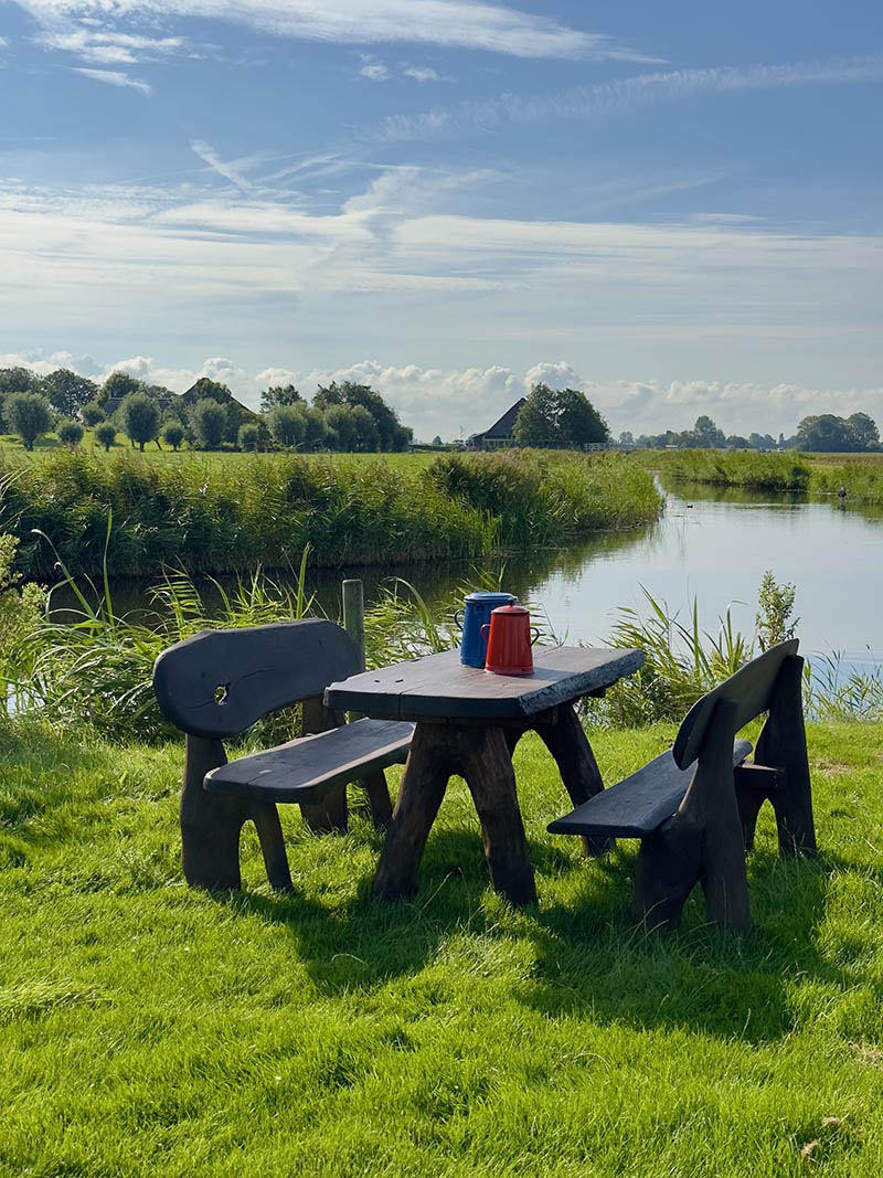 Eiken tuinset Athilla met 2 banken in bruine olie