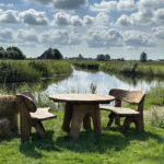 Eiken tuinset Athilla met 2 banken in licht bruine olie