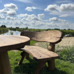 Eiken tuinset Athilla met 2 banken in licht bruine olie