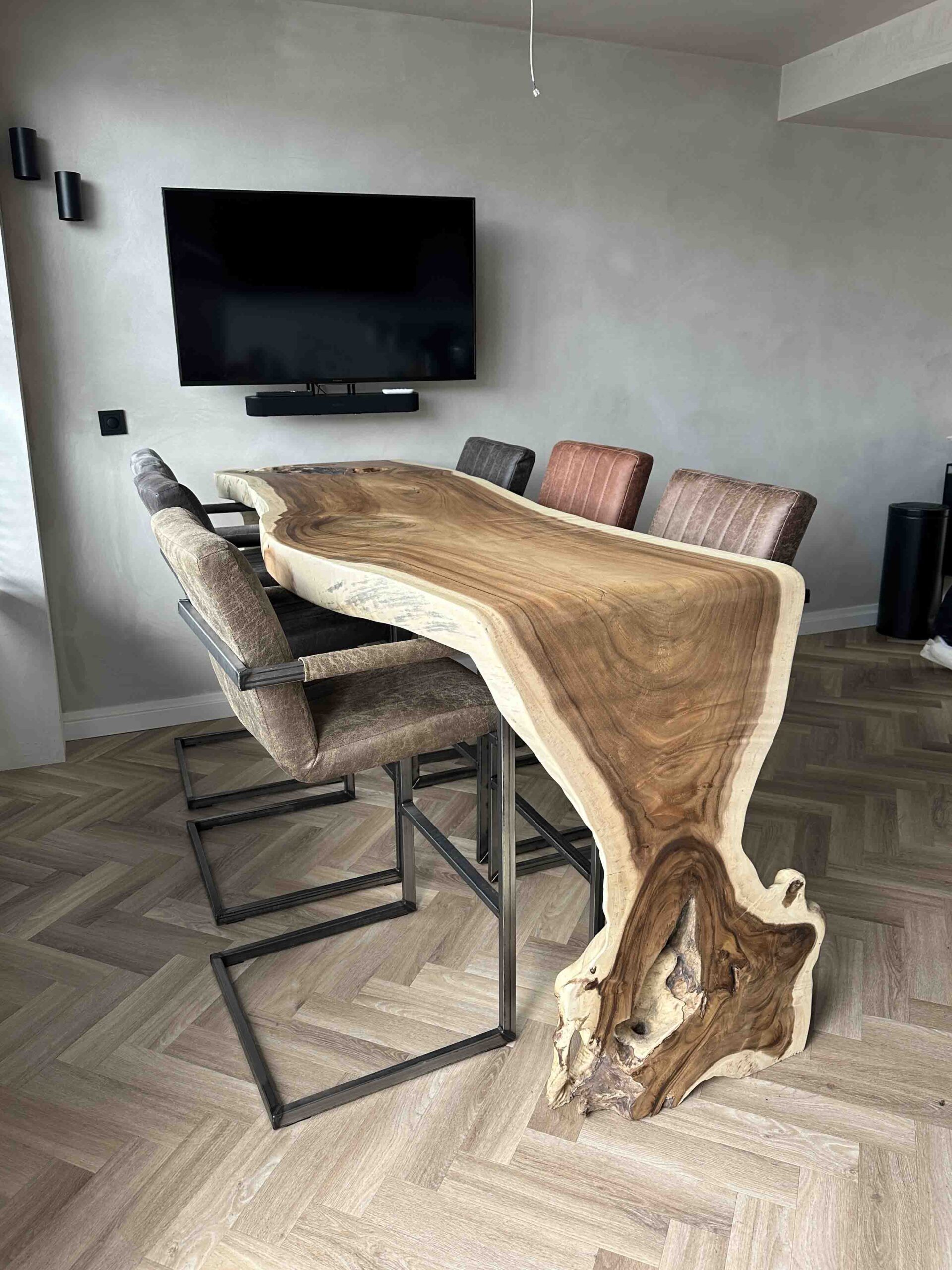 Suar special bartafel van massief hout