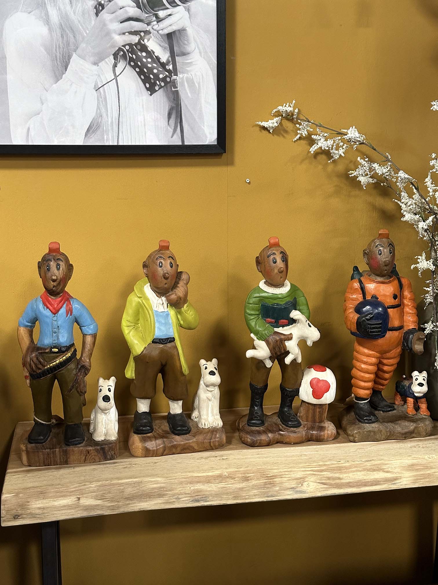 Houtsnijwerk Kuifje en Bobbie