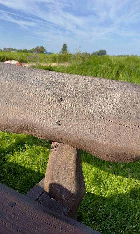 Eiken tuinset Athilla met 2 banken in bruine olie
