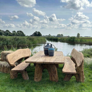 Eiken tuinset Athilla met 2 banken in licht bruine olie