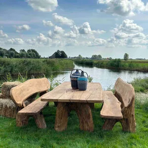 Eiken tuinset Athilla met 2 banken in licht bruine olie