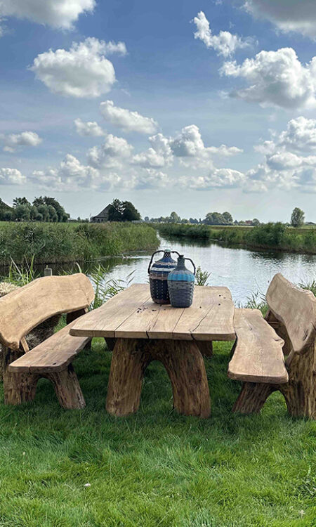 Eiken tuinset Athilla met 2 banken in licht bruine olie
