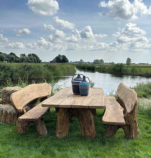 Eiken tuinset Athilla met 2 banken in licht bruine olie