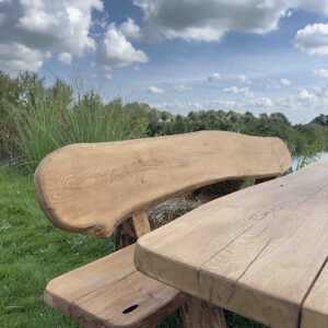 Eiken tuinset Athilla met 2 banken in licht bruine olie