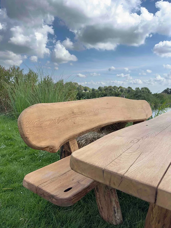 Eiken tuinset Athilla met 2 banken in licht bruine olie