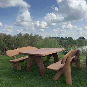 Eiken tuinset Athilla met 2 banken in licht bruine olie