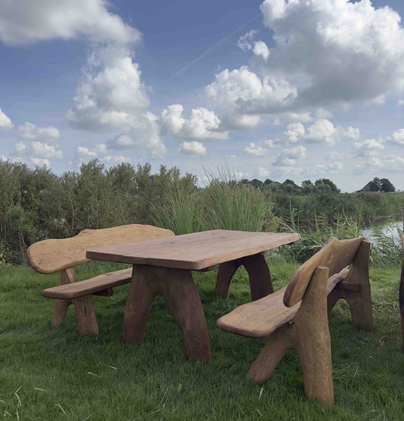 Eiken tuinset Athilla met 2 banken in licht bruine olie