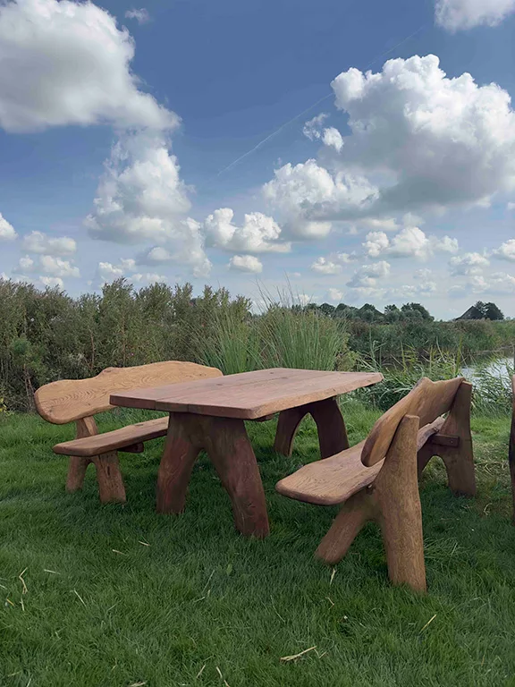 Eiken tuinset Athilla met 2 banken in licht bruine olie