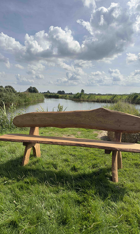 Eiken tuinset Athilla met 2 banken in licht bruine olie