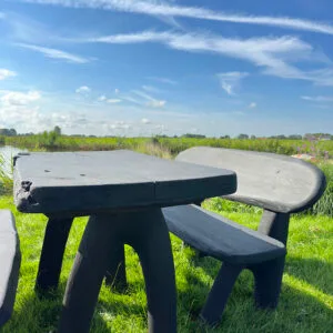 Eiken tuinset Athilla met 2 banken in zwarte olie