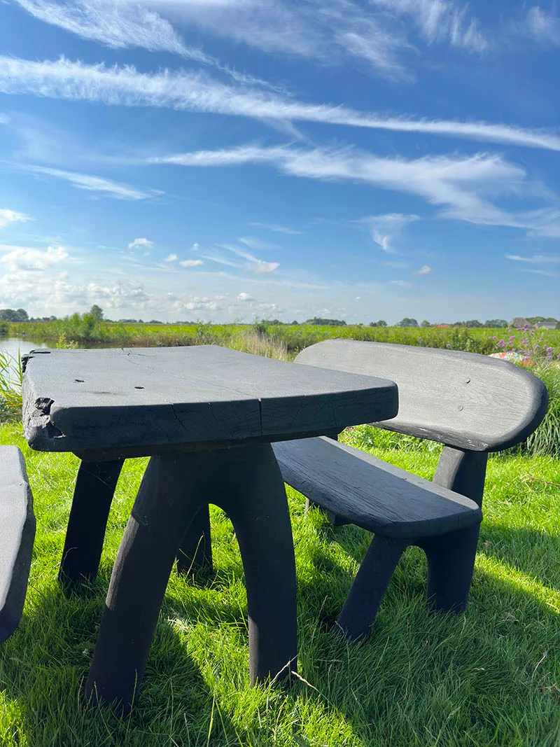 Eiken tuinset Athilla met 2 banken in zwarte olie