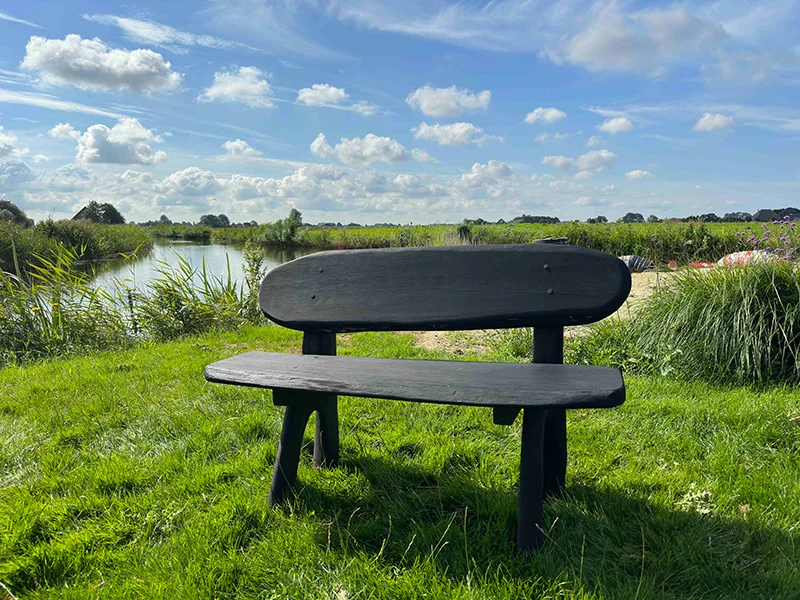 Eiken tuinset Athilla met 2 banken in zwarte olie