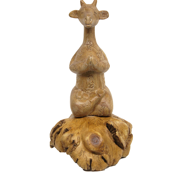 Houtsnijwerk meditatie giraf is met de handgesneden uit een stuk resthout.