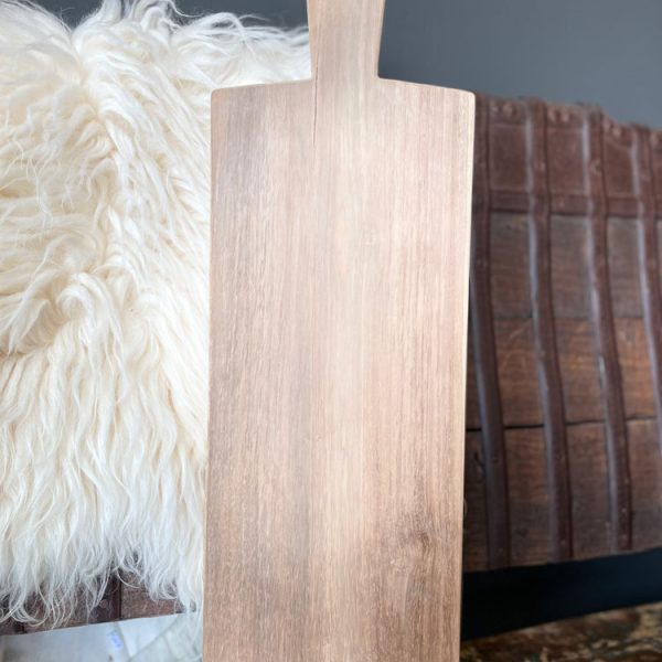 Lange Suar houten tapas plank voor het serveren van hapjes.