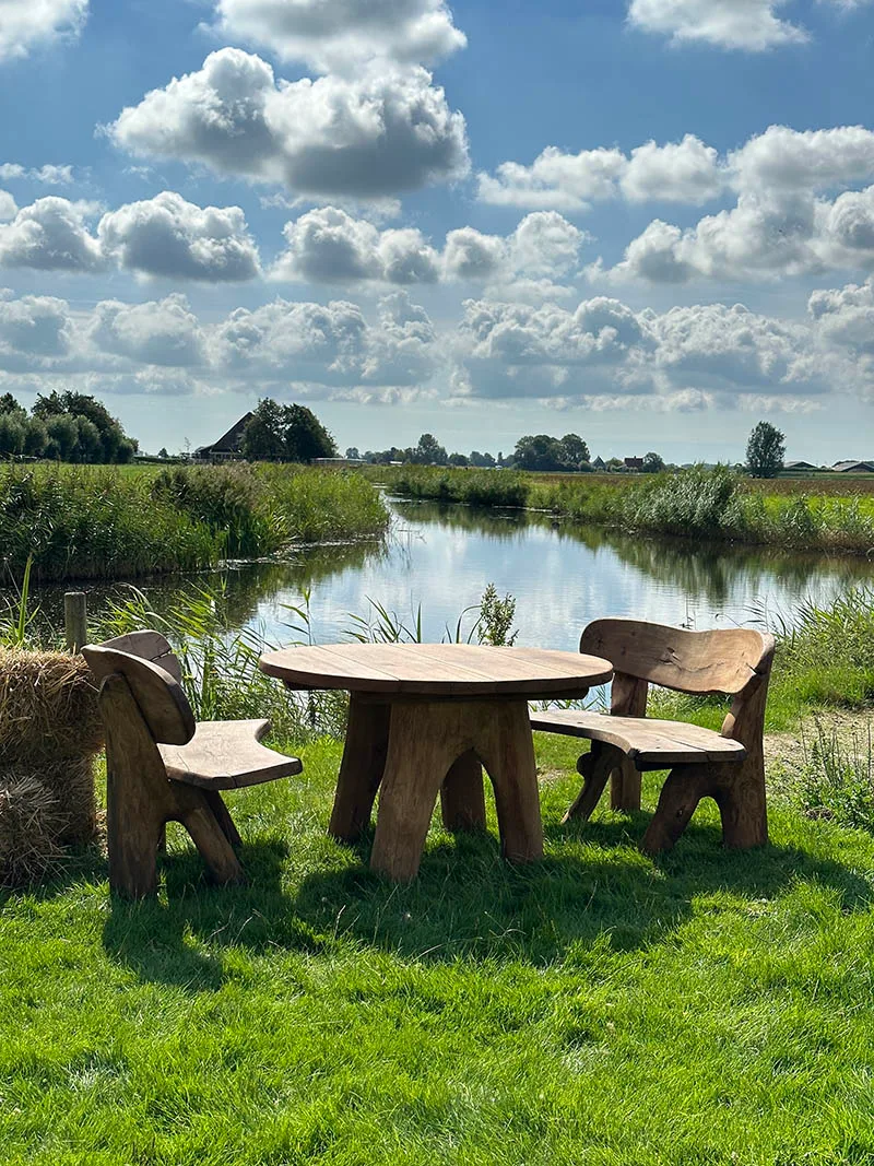 Eiken tuinset Athilla met 2 banken in licht bruine olie