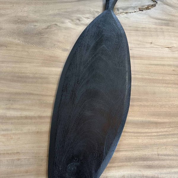 Tapasplank van hout in het zwart