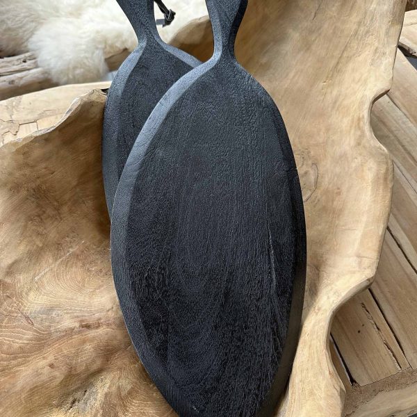 Tapasplank van hout in het zwart.