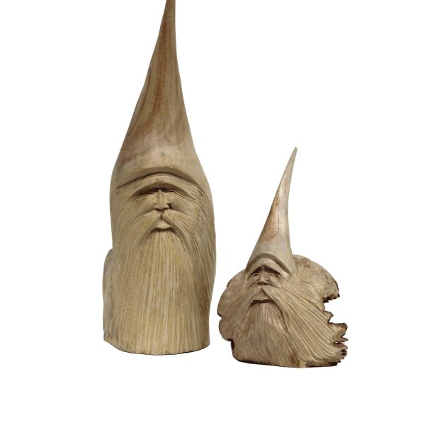 Tovenaar houtsnijwerk uit stronk: Magische creatie uit de natuur