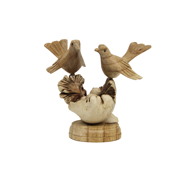 Realistisch vormgegeven twee vogeltjes op stronk