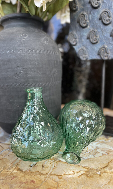 Uniek vintage groen vaasje - breng een vleugje nostalgische charme in je interieur met dit prachtige stukje retro decor