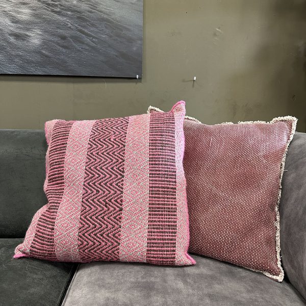 Geweven kussen roze