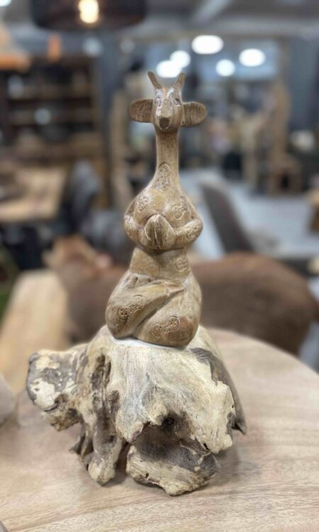 Houten meditatie giraf