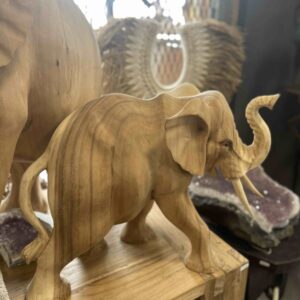 Houtsnijwerk olifant