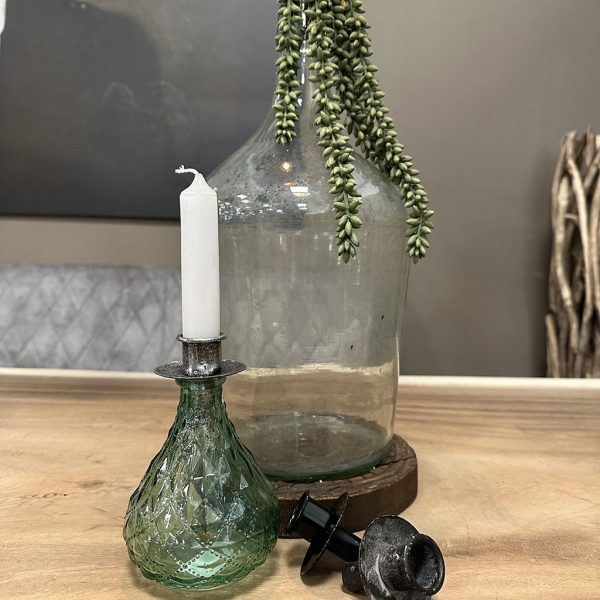 Metalen kaarshouder voor in een fles om van een wijnfles een kandelaar te maken.