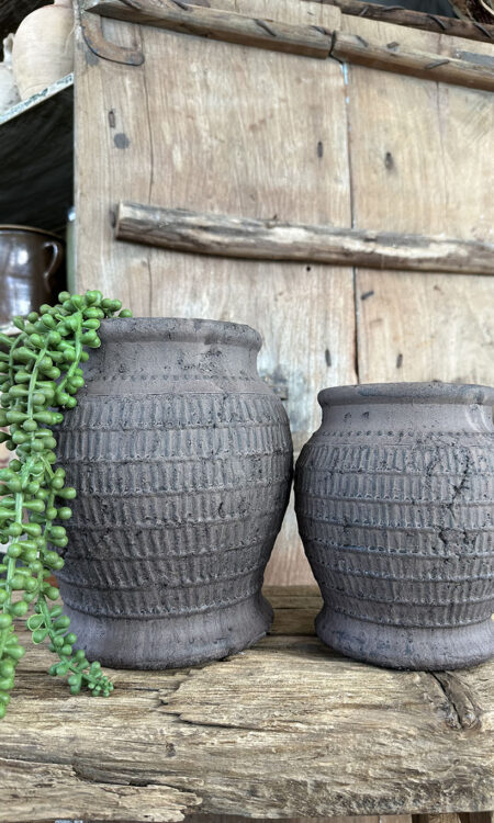 robuuste deco pot met stoere uitstraling in twee maten
