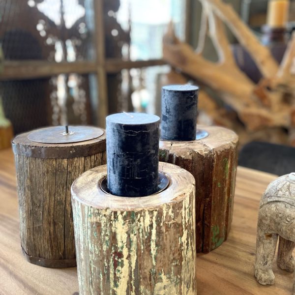 Zware oude kaarsenstandaards