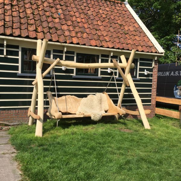 Schommel Athilla onbewerkt