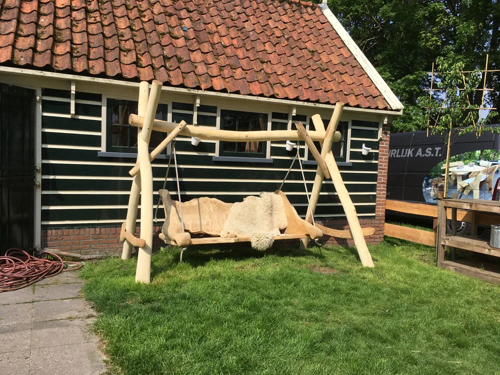 Schommel Athilla onbewerkt