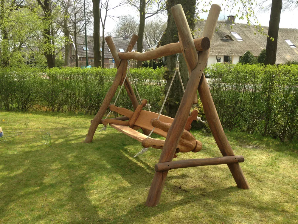 Schommel Athilla bruin