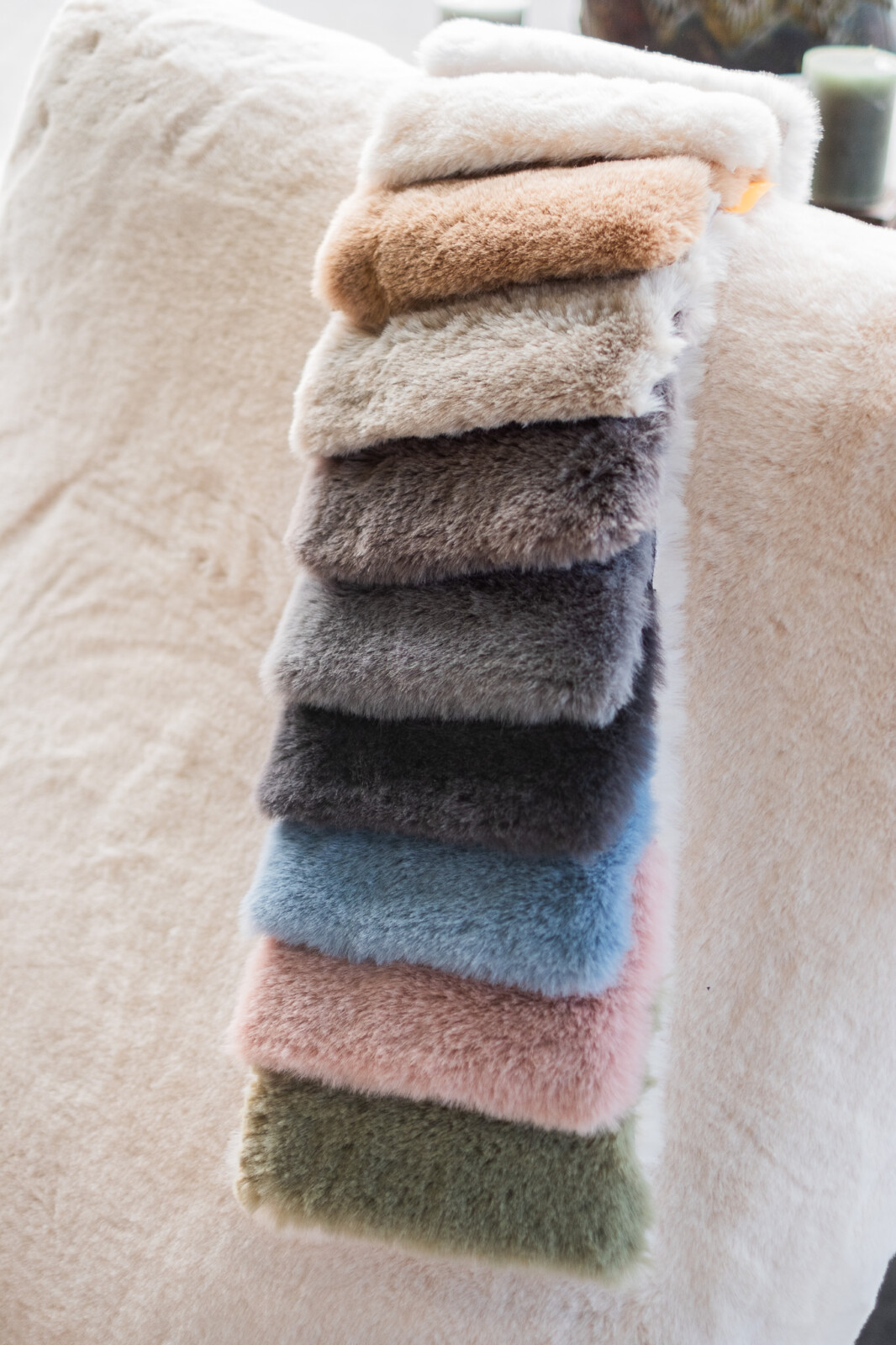 Relaxfauteuil Inaya teddy met verschillende stofkleuren