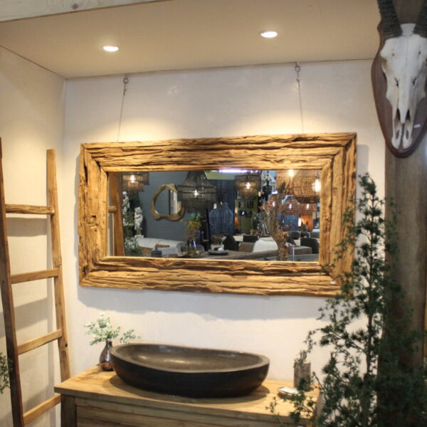 Nayan spiegel van suar hout met robuuste gelaagde houten omlijsting