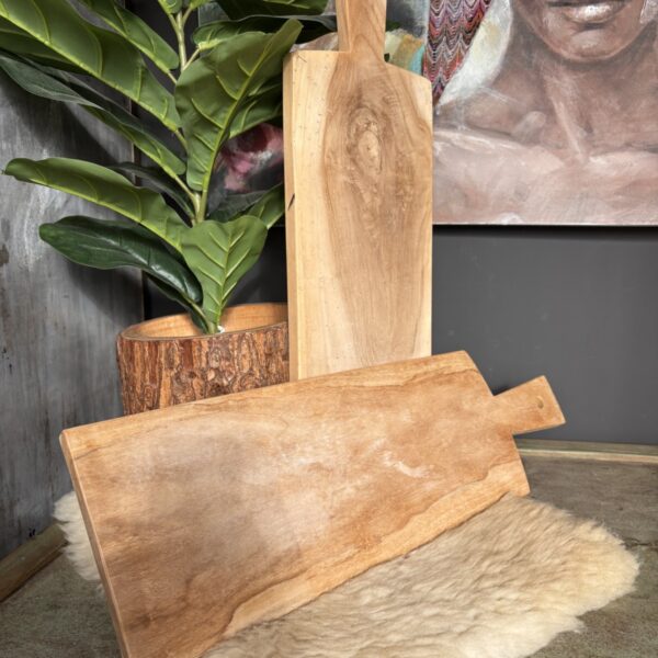 houten serveerplank met handvat voor hapjes