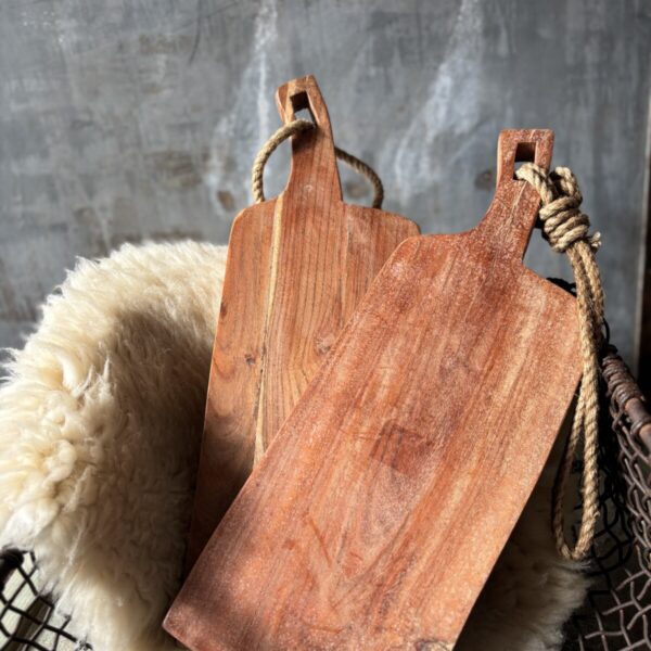 robuste houten serveerplank met handvat