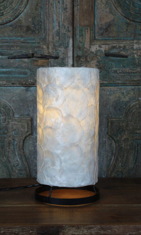 Tafellamp met Witte Schelpstructuur – Cilinder Sfeerlamp
