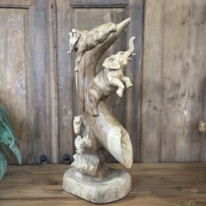 klimmende olifant beeld van suar hout decoratie