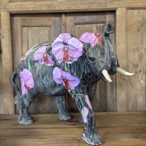 suar houten olifant met bloemenprint decoratie beeld
