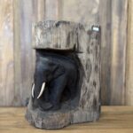 handgesneden olifant in houtblok decoratie